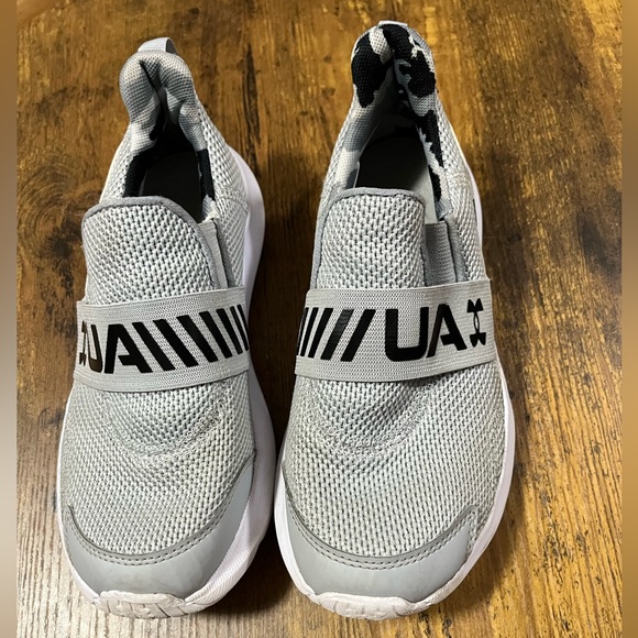 Under Armour Gray Slip-On Sneakers Kids Size  Size 2 1/2 - Picture 1 of 5